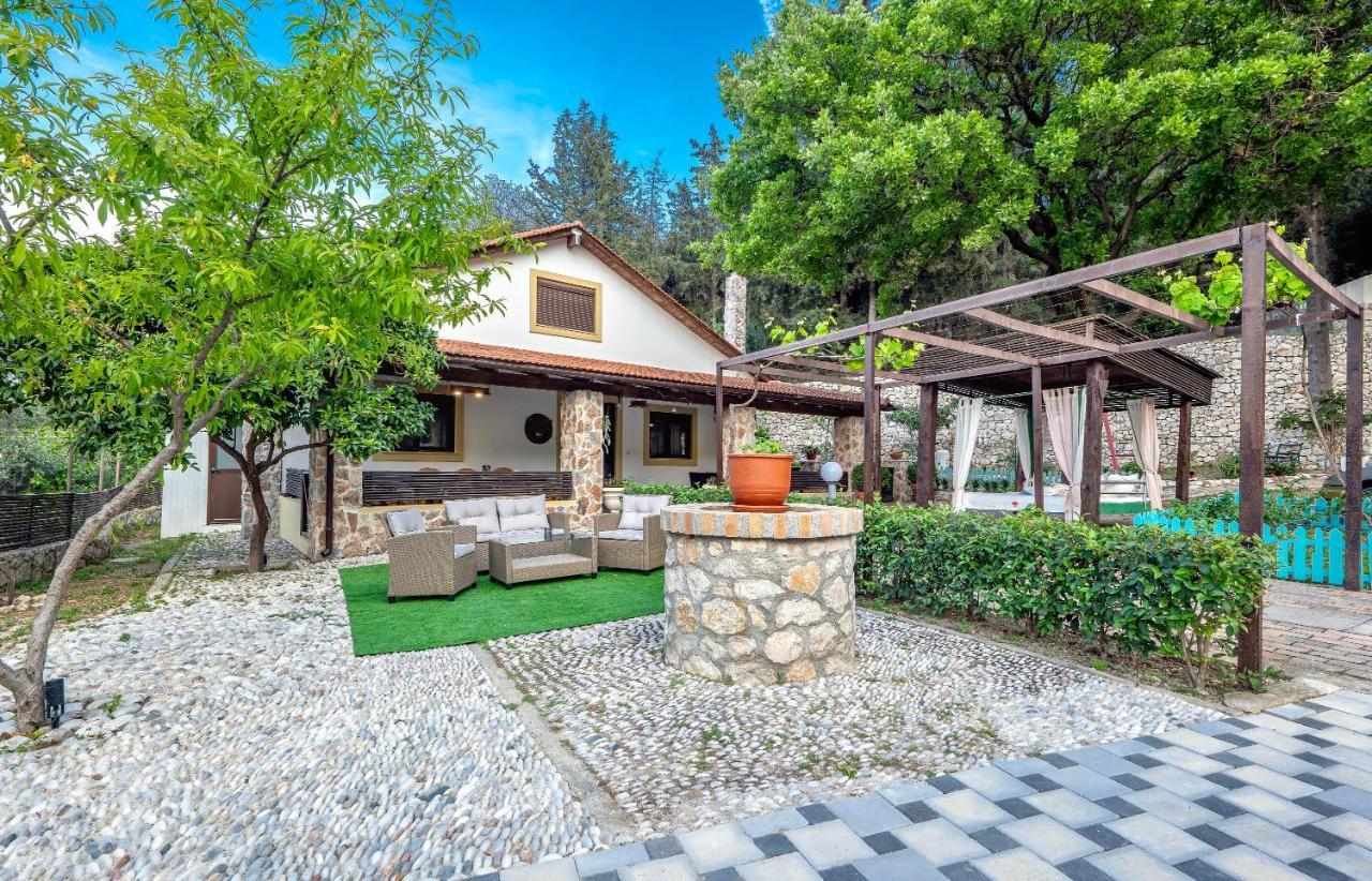 Villa Rafaela Koskinou  Exteriör bild