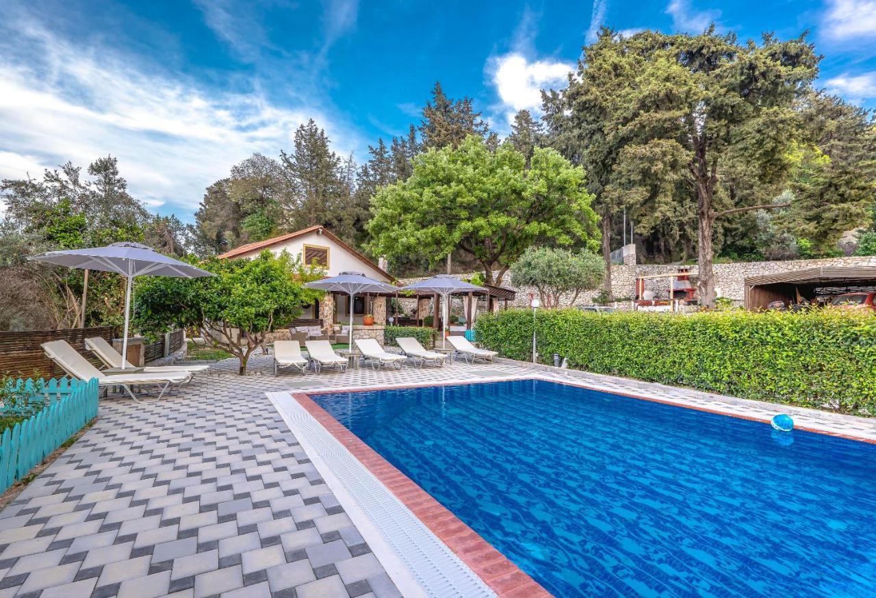 Villa Rafaela Koskinou  Exteriör bild
