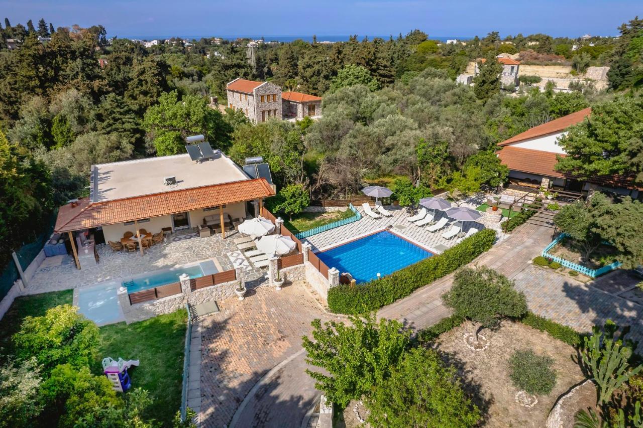 Villa Rafaela Koskinou  Exteriör bild