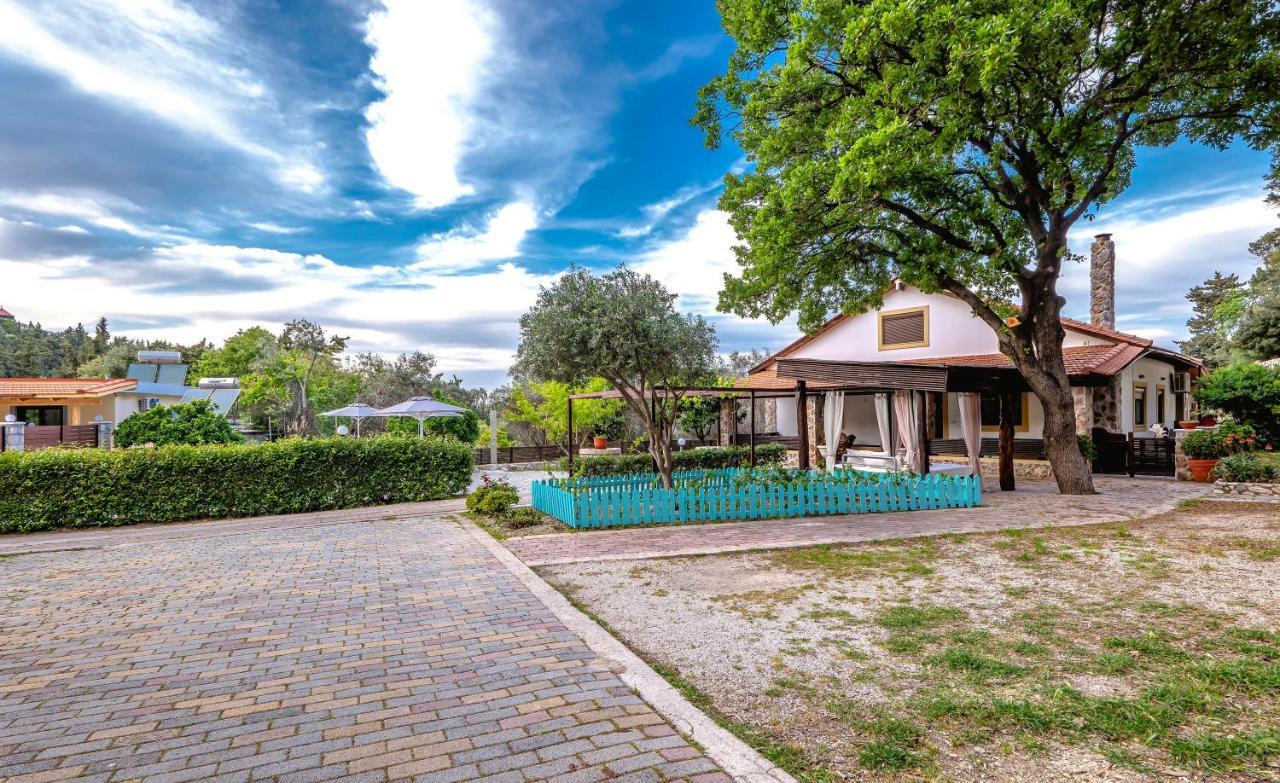 Villa Rafaela Koskinou  Exteriör bild