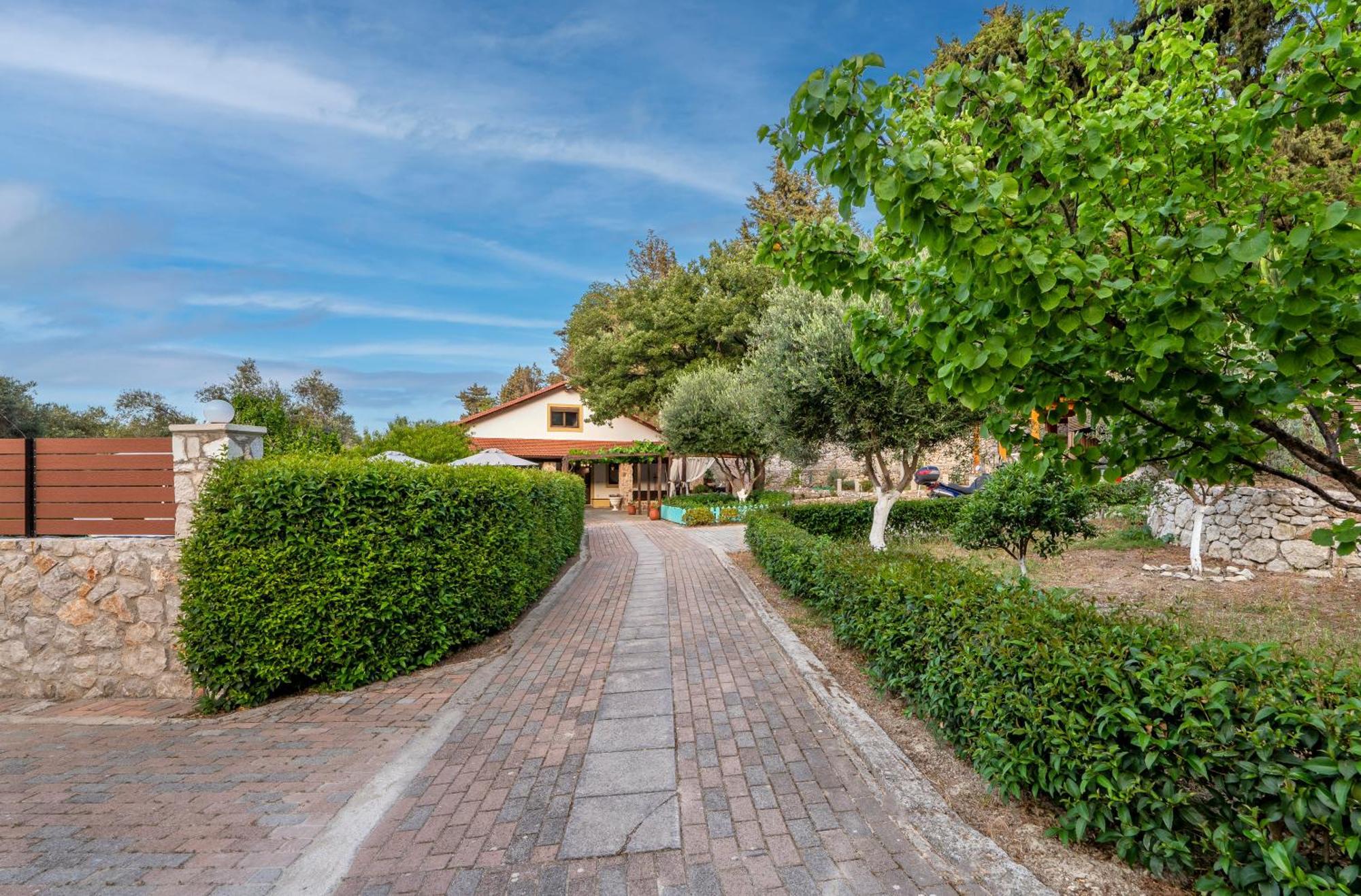Villa Rafaela Koskinou  Exteriör bild